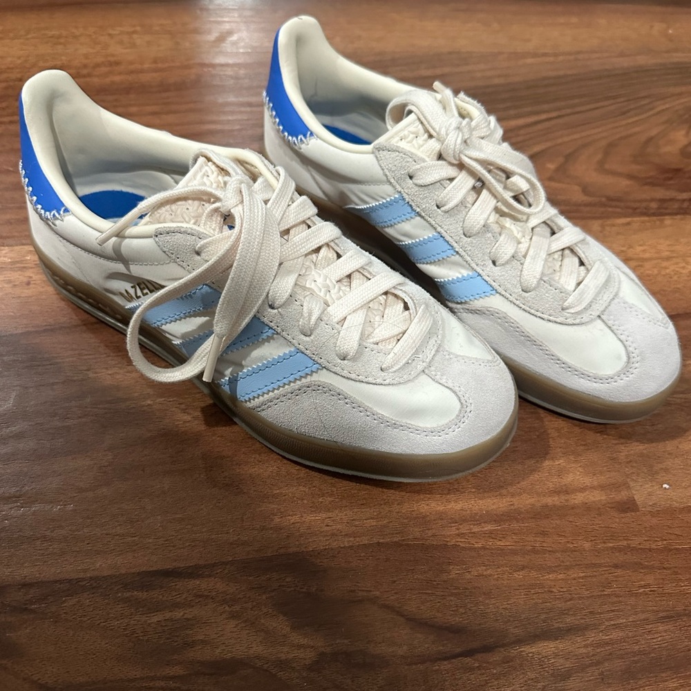 Adidas Cream and Blue Sneakers with Suede Overlays